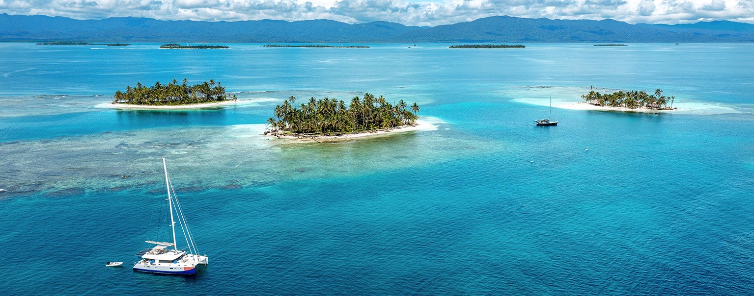 Sailboat in the San Blas Islands on the Panama City to Cartagena sailing route.